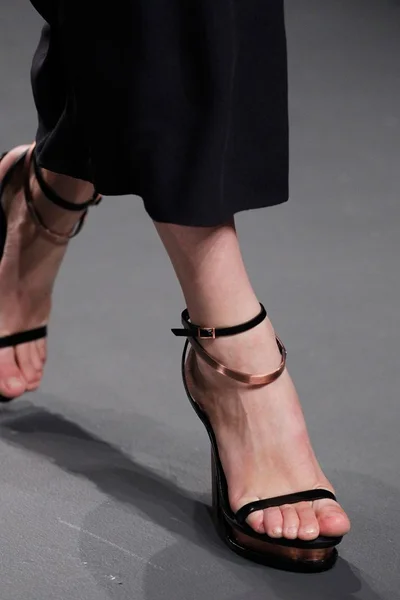 Look 27